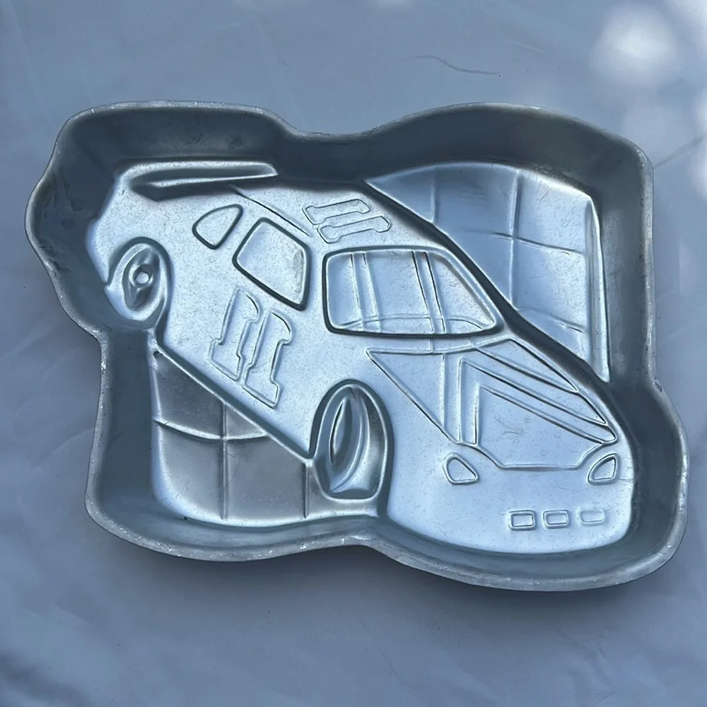 Vintage 1997 Wilton race car cake pan birthday celebration party